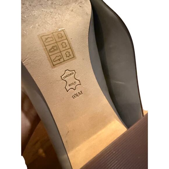 Tory Burch Gigi Taupe Gray Heron Leather Logo Block Heel Pump Sz. 9.5 - Picture 10 of 11